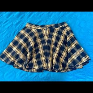 🏷BOGO🏷 🐝 Black yellow skirt 🐝